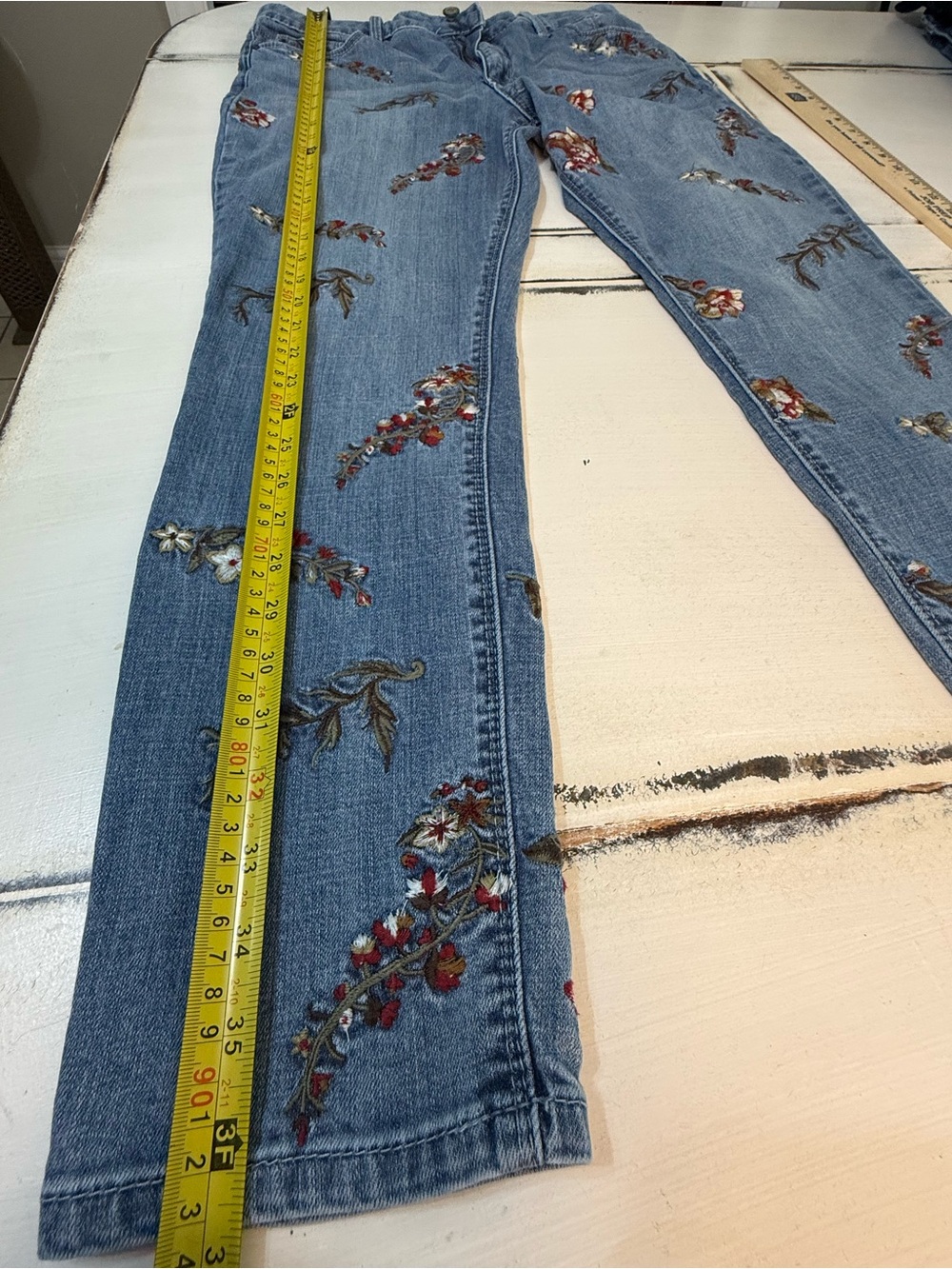 Laurie Felt Los Angeles Classic Slim Leg Embroidered Jeans – Size 8 - Picture 11 of 13